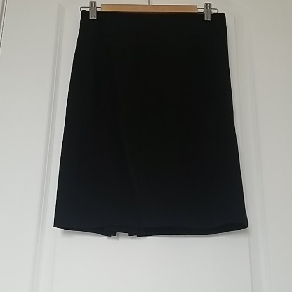 Ricki's solid black knee length skirt